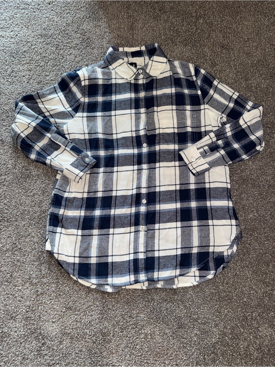 GAP Tops - GAP Women's Plaid Flannel Button-Up Shirt | Size M - 100% Cotton